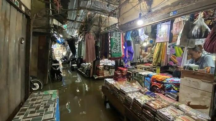 Memasuki-tahun-baru-2026-Banjir-rob-kembali-ancam-kalsel.jpg
