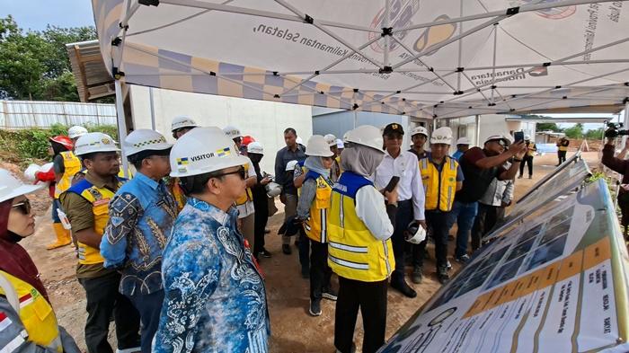 Menteri-PUPR-pantau-lokasi-sekolah-rakyat-di-Banjarbaru.jpg
