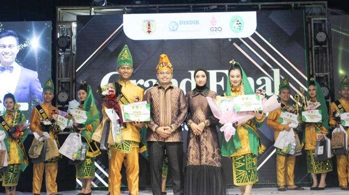 Pikat Dewan Juri, Akmal dan Resty Dinobatkan Jadi Nanang-Galuh Kabupaten HST 2022