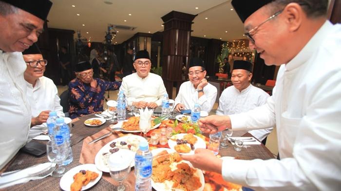 Nurul-Fajar-Desira-menghadiri-acara-Banjarmasin-Post-di-Swissbell-Hotel.jpg