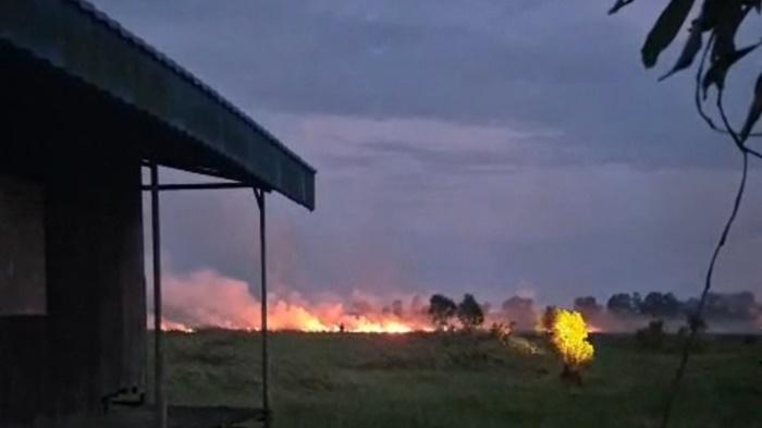 Isi Kecemasan Warga Desa Padang Tanahlaut Kalsel Pasca Muncul Asap Putih Saat Kebakaran Lahan - Banjarmasinpost.co.id