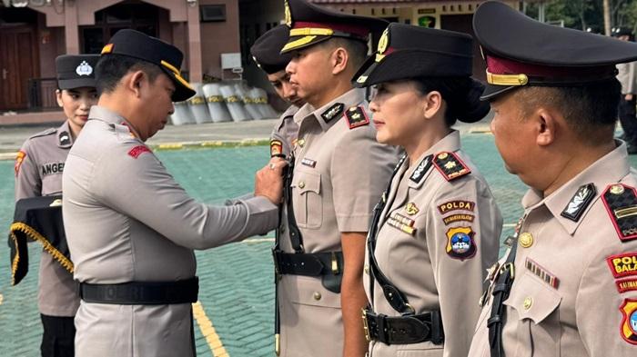 PENYEMATAN-Kapolres-Balangan-AKBP-Yulianor-d.jpg