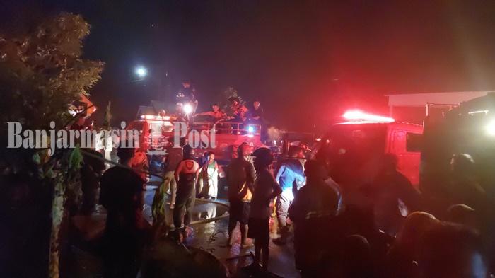 Api Membara di Jalan Niaga Pelaihari Tanahlaut, Rumah Acil Warung Tinggal Puing