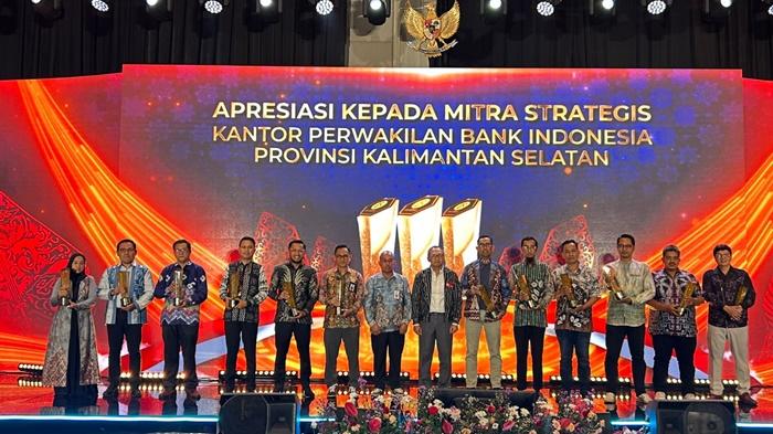 PNM-raih-penghargaan-dari-BI-Kalsel.jpg
