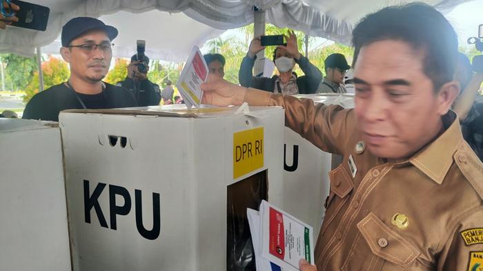 Pemungutan-dan-penghitungan-surat-suara-di-Banjarmasin1.jpg