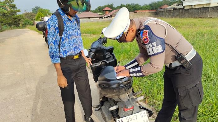 Penindakan-pelanggaran-dilakukan-anggota-Satlantas-Polres-Tabalong-ss.jpg