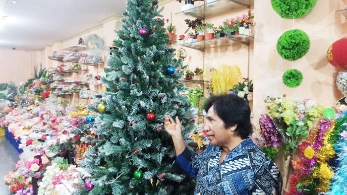 Penjualan-pohon-natal-di-Jalan-Haryono-MT-Kota-Banjarmasin-kalsel-Selasa-20122022.jpg