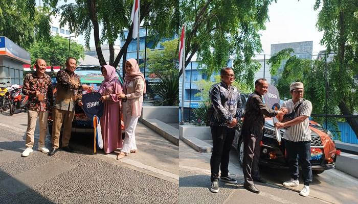 Penyerahan-hadiah-utama-BRI.jpg