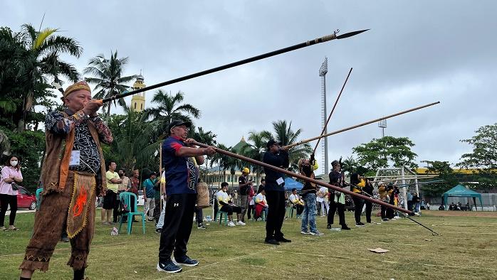 Peserta-final-sumpitan-yang-bertanding-di-Lapangan-SKB-Mulawarman.jpg