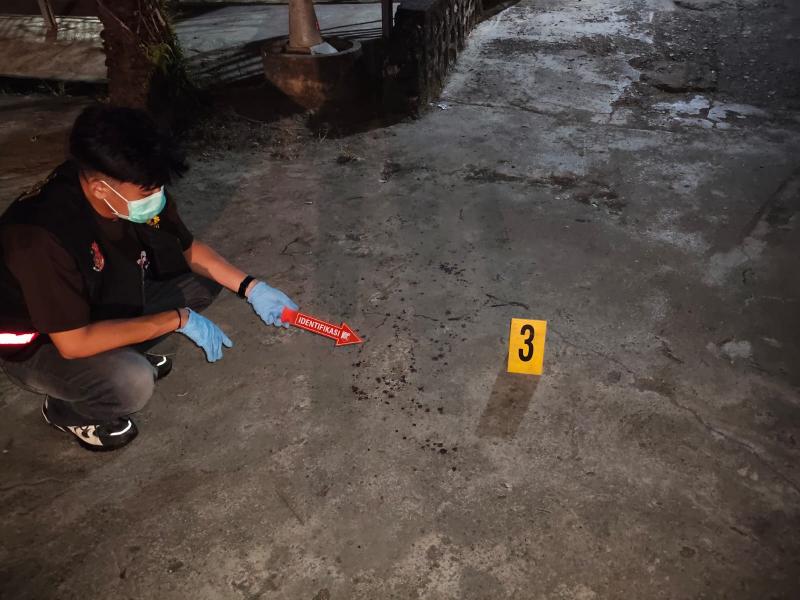 Petugas-kolah-TKP-di-lokasi-dugaan-penganiayaan-Penganiayaan-di-Sulingan-1.jpg