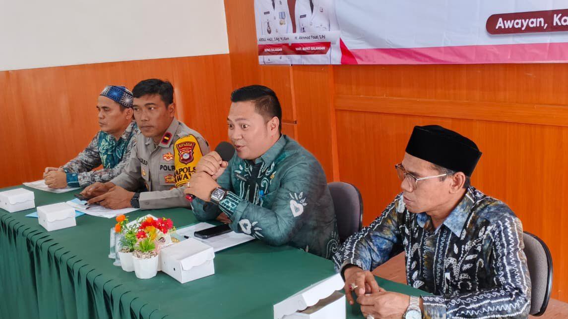 Plt-Camat-Awayan-Murdiansyah-menyampaikan-sambutan-pada-acara-pramusrenbang.jpg