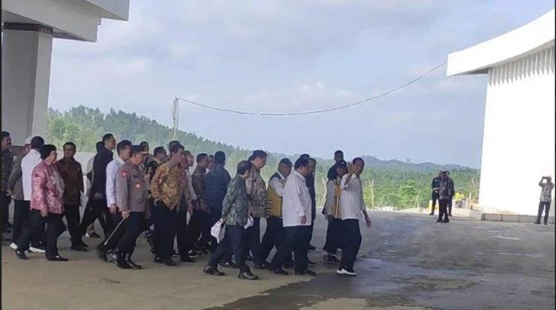 Presiden-RI-Joko-Widodo-Jokowi-rapat-di-IKN.jpg