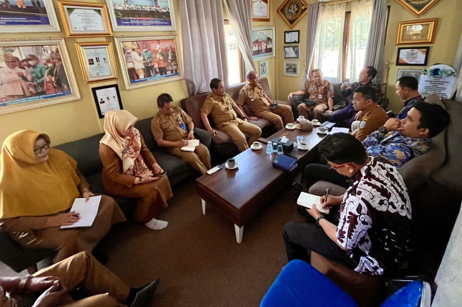 Rapat-Koordinasi-Pencanangan-Desa-Awang-Bangkal-Barat-Sebagai-Desa-Maladministrasi.jpg