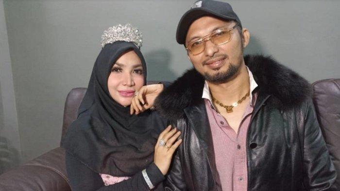 Roro-Fitria-kiri-dan-Andre-Irawan-kanan-saat-masih-akur.jpg