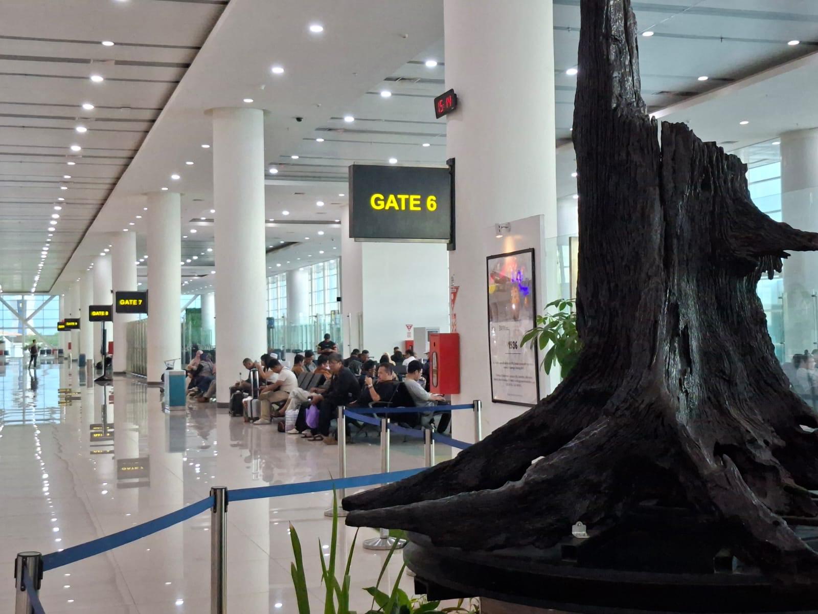 Ruang-tunggu-penumpang-Bandara-Internasional-Syamsudin-Noor-Banjarmasin-l.jpg