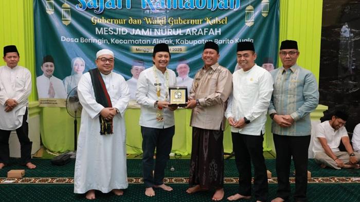 Dampingi Wagub Resmikan Masjid Jami, Bupati Batola Siap Bersinergi