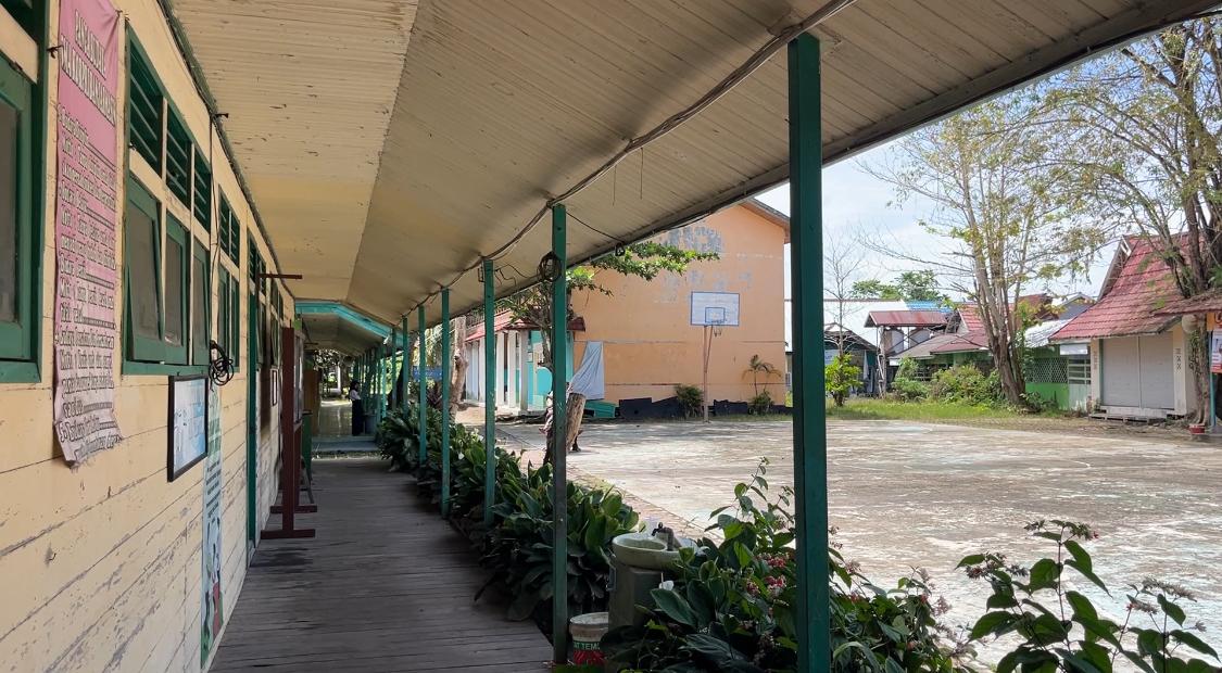 SMA-KORPRI-Banjarmasin-yang-tampak-kosong-karena-hanya-ada-4-siswa-yang-bersekolah.jpg