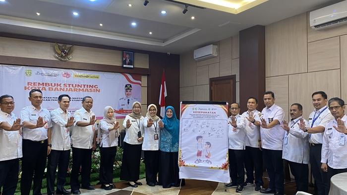 STUNTING-Penandatangan-komitmen-dalam-acara-Rembuk-sS.jpg