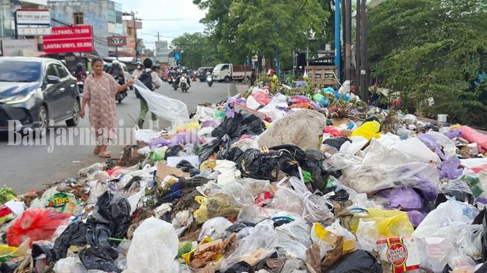 Sampah di Eks TPS Kuripan Banjarmasin Meluber ke Jalan Lagi, Warga Minta Ada Penyelesaian