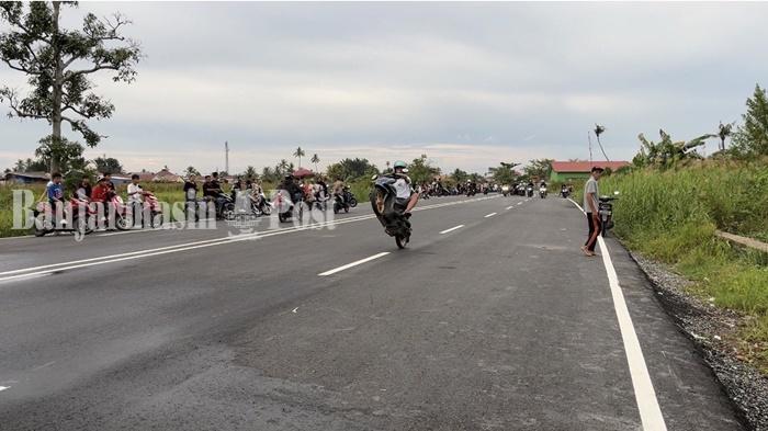 Sejumlah-remaja-pemotor-lalukan-aksi-kebut-kebutan-di-Jalan-SMPN-18.jpg