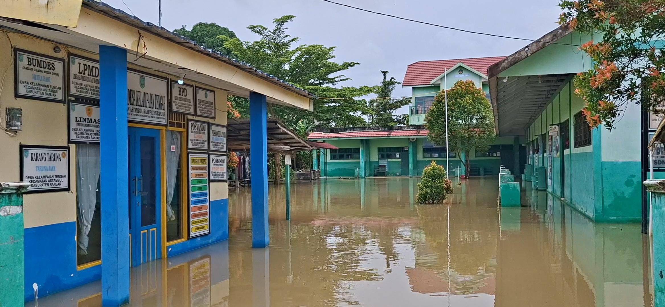 Sekolah-ketika-terendam-Banjir-di-Kabupaten-Banjar-Kini-kondisinya-sudah-surut.jpg