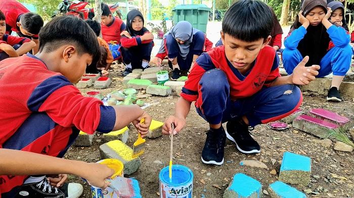 Siswa-SDN-Bata-Desa-Bata-Kecamatan-Juai-diajak-berkreasi.jpg