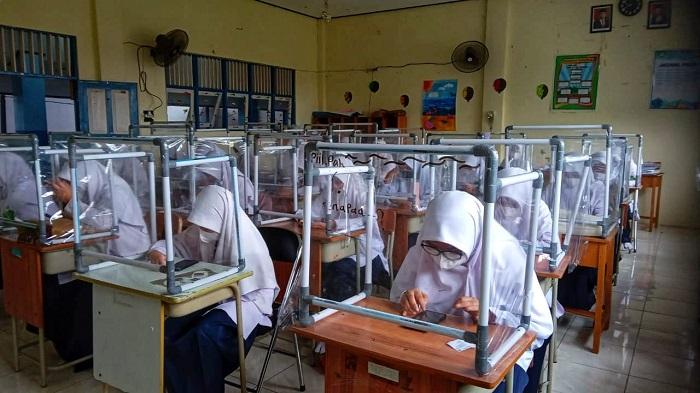 Siswa-kelas-9-SMP-IT-Al-Khair-Barabai-ujian-sekolah.jpg