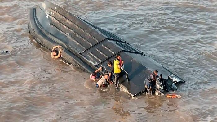 Speedboat Terbalik di Sungai Kapuas Kalteng, Angkut 9 Anggota Pramuka dan 3 TNI AL - Banjarmasinpost.co.id