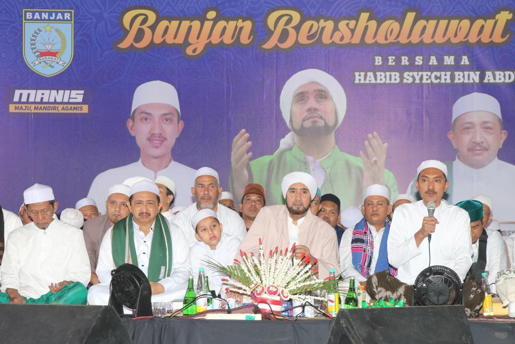 Suasana-Banjar-Bersalawat-menghadirkan-Habib-Syech-bin-Abdul-Qadir-Assegaf-1.jpg