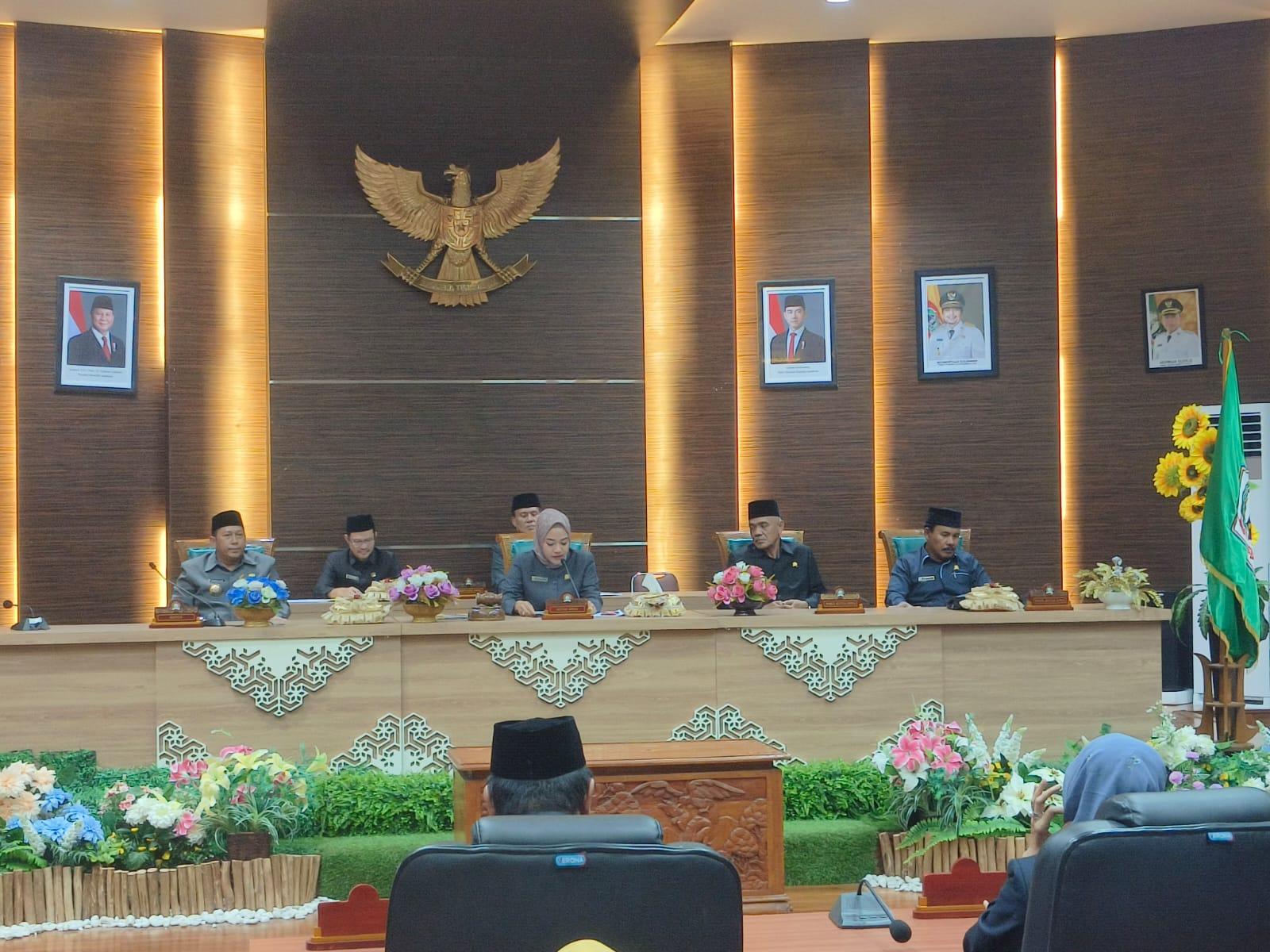 DPRD Batola Gelar Rapat Paripurna LKPJ Bupati Batola Sekaligus Persetujuan 5 Raperda
