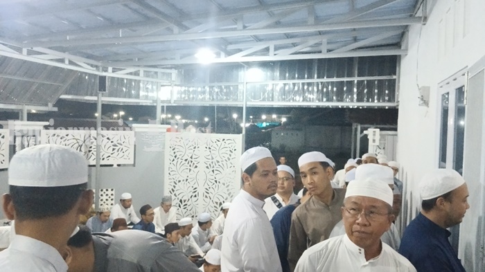 Suasana-di-rumah-duka-KH-Muhammad-Hatim-Salman-Lc-asd.jpg