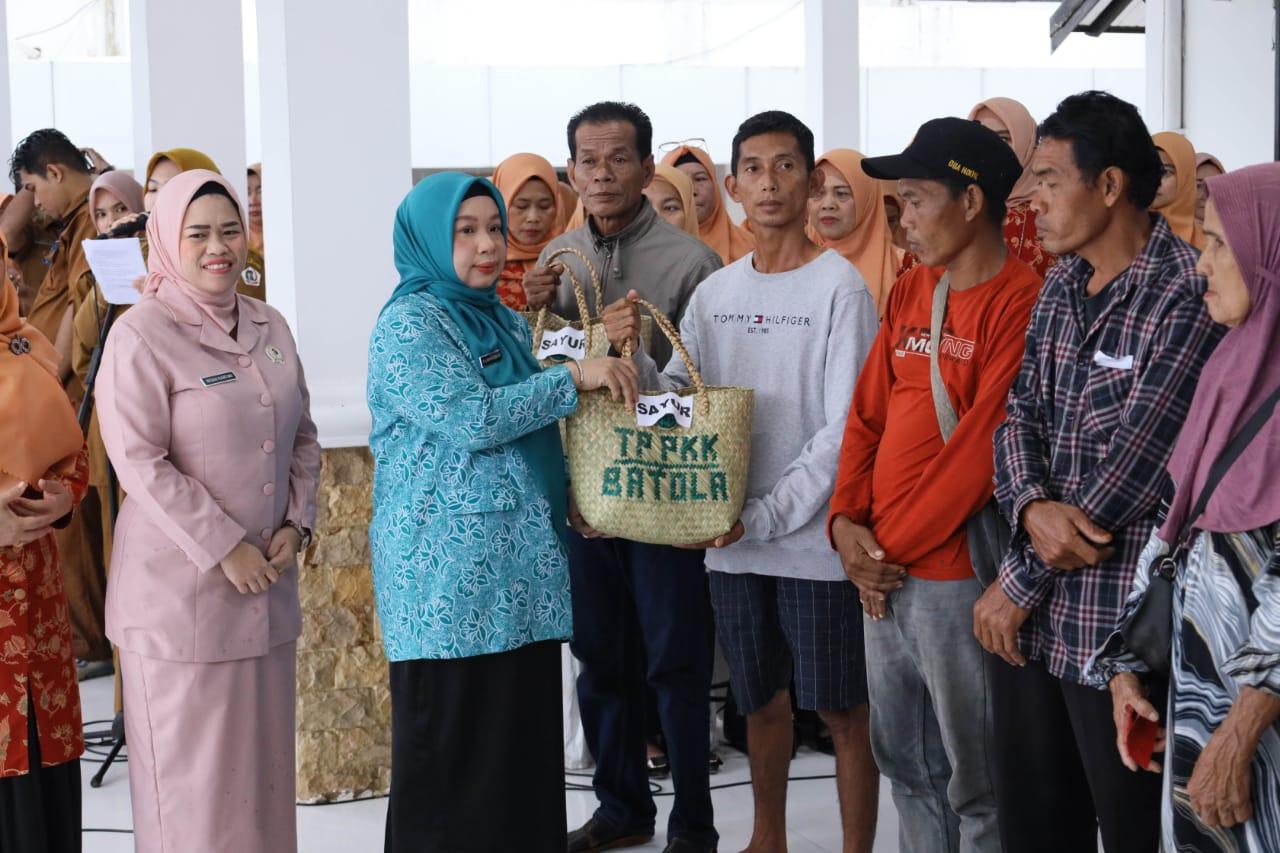 TP PKK, GOW DAN DWP Batola Bagikan Ribuan Paket Sembako Ramadan