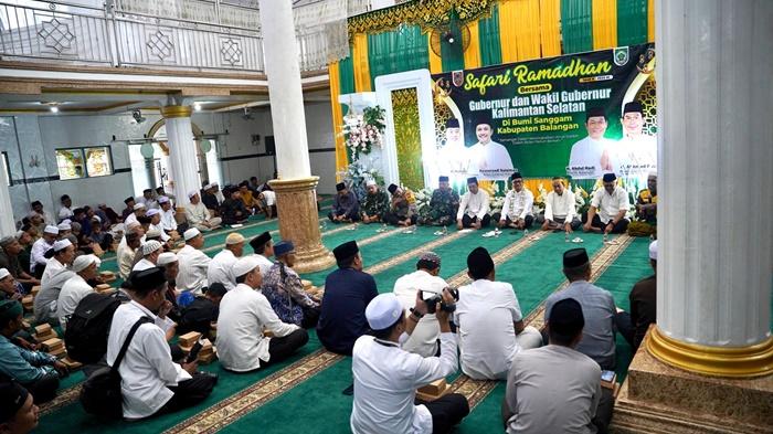 Suasana-safari-Ramadan-Pemprov-Kalsel-di-Kecamatan-Batumandi.jpg