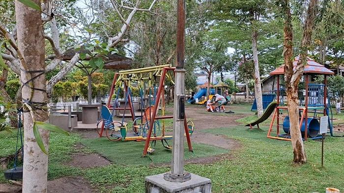 Taman-Palidangan-Sehati-di-Kota-Kandangan-salah-satu-Ruang-Bermain-Anak.jpg