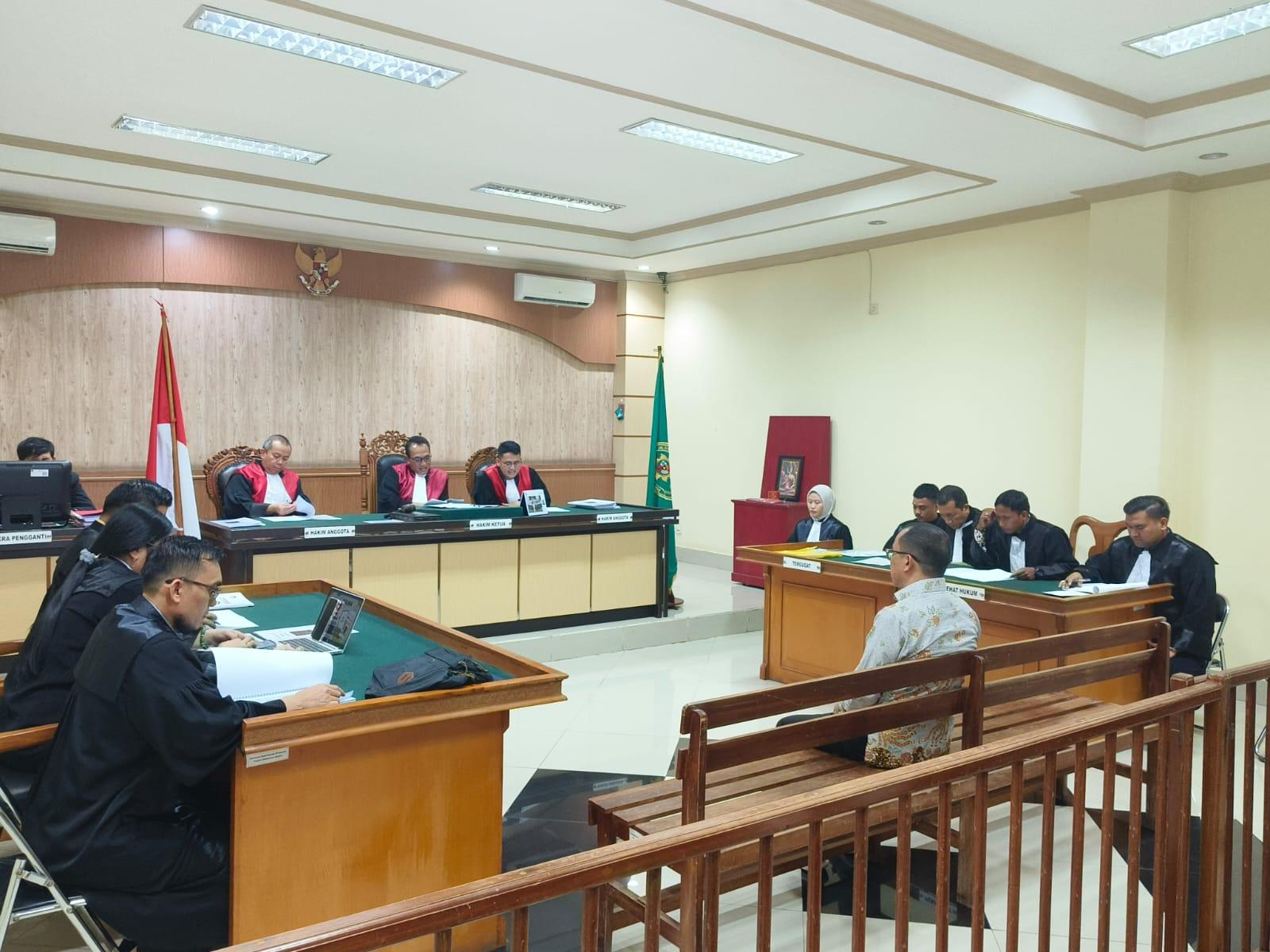 Terdakwa-Ahmad-Solhan-saat-menjalani-sidang-dakwaan-Kamis-2722025.jpg