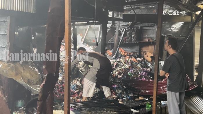 Pedagang Pasar Lima Banjarmasin Berduka, H Junaidi: Sembako Ludes Terbakar, Kerugian Ratusan Juta - Banjarmasinpost.co.id