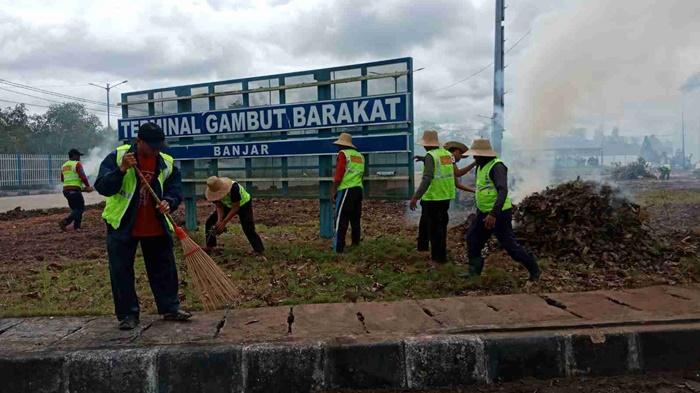 Terminal-Gambut-Barakat-kilometer-17-Gambut-dibersihkan.jpg