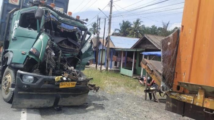 Truk-seruduk-kontainer-lain-di-Sebamban-Baru-Tanahbumbu.jpg