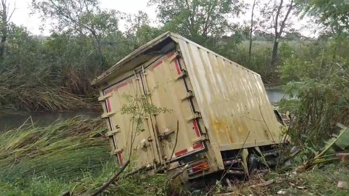 Truk-tergelincir-di-Gunung-Raja.jpg
