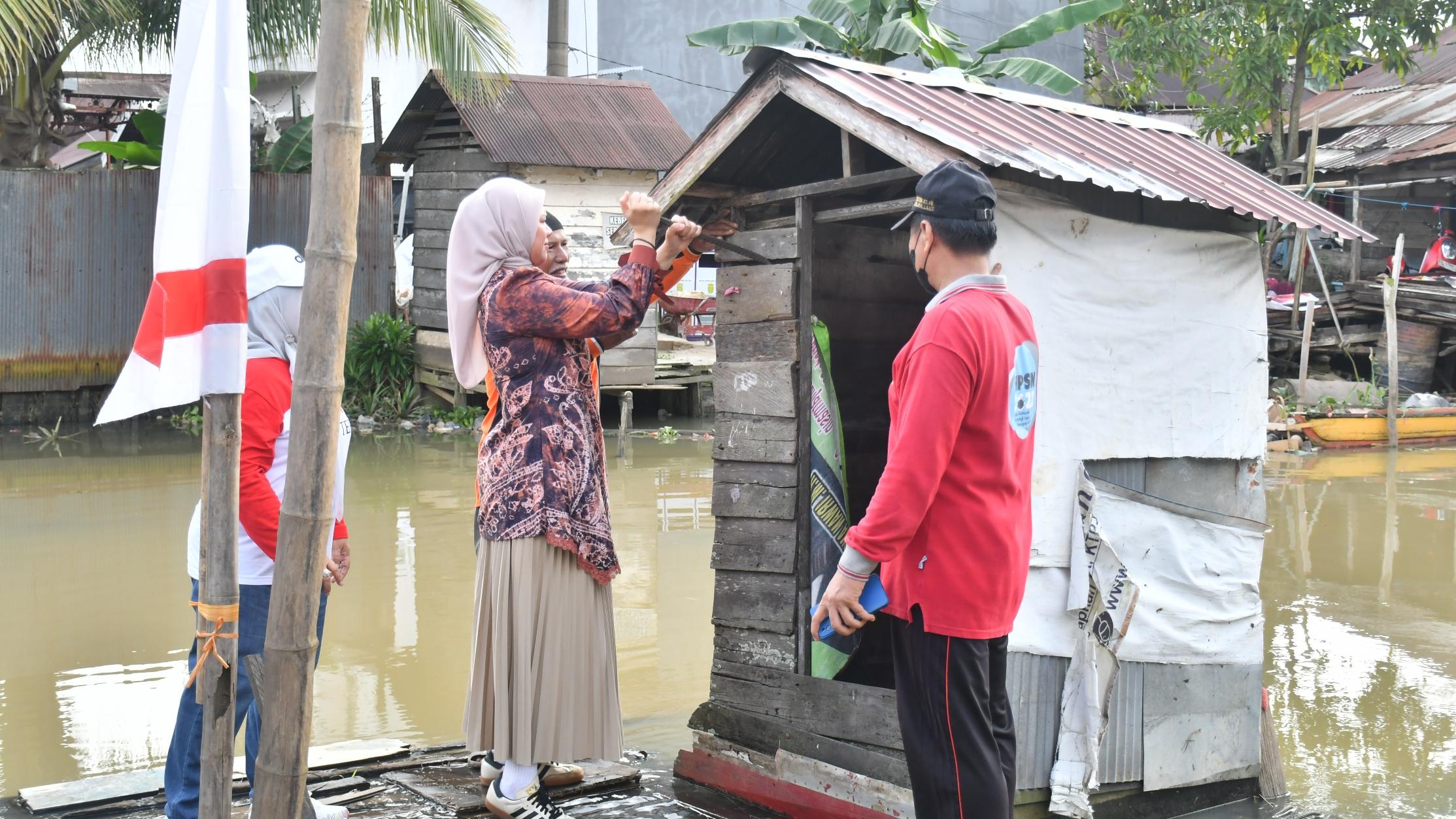 Ananda Tinjau Pembongkaran Jamban di Kelurahan Pekapuran Laut, Komitmet Gerakan Bebas ODF Berlanjut
