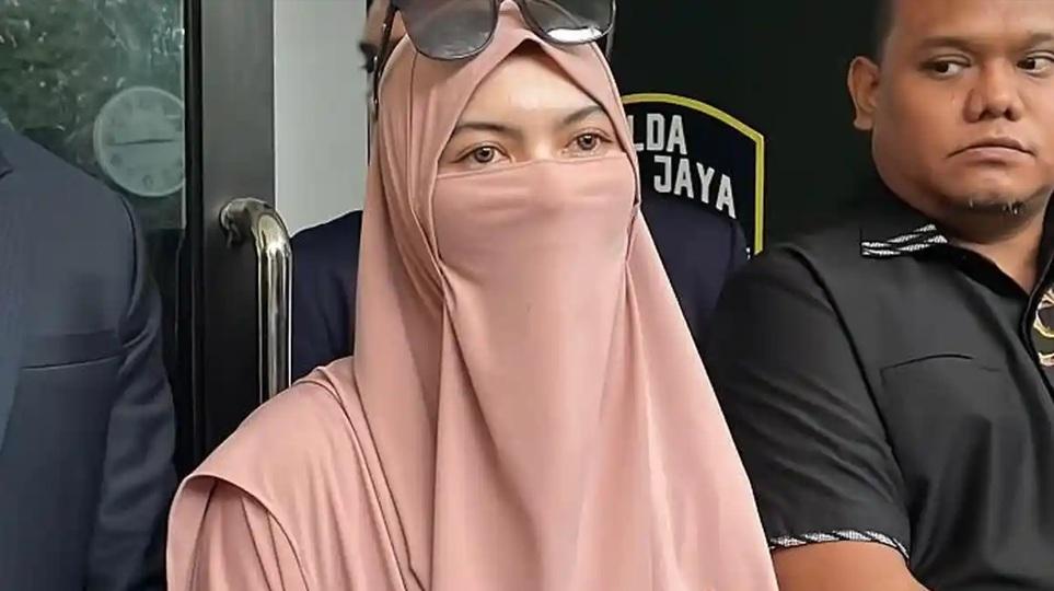 Cerai dari Insanul Fahmi, Wardatina Mawa Merasa Teguran Allah: Mungkin Dia Tidak Pantas Untukmu - Banjarmasinpost.co.id