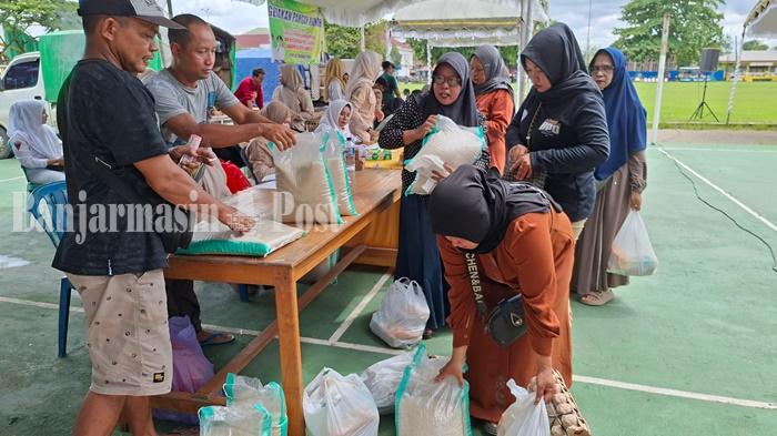 Harga Lebih Murah, Warga Serbu Gerakan Pangan Murah di Tapin 