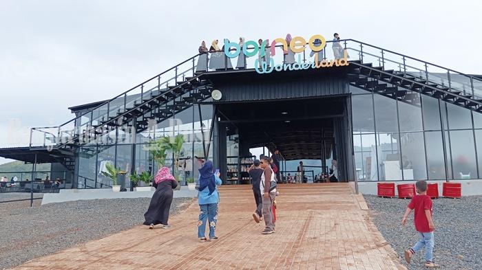 Wisata Kalsel - Borneo Wonderland Karang Intang Sediakan Tangga Menuju Langit dan Tenda