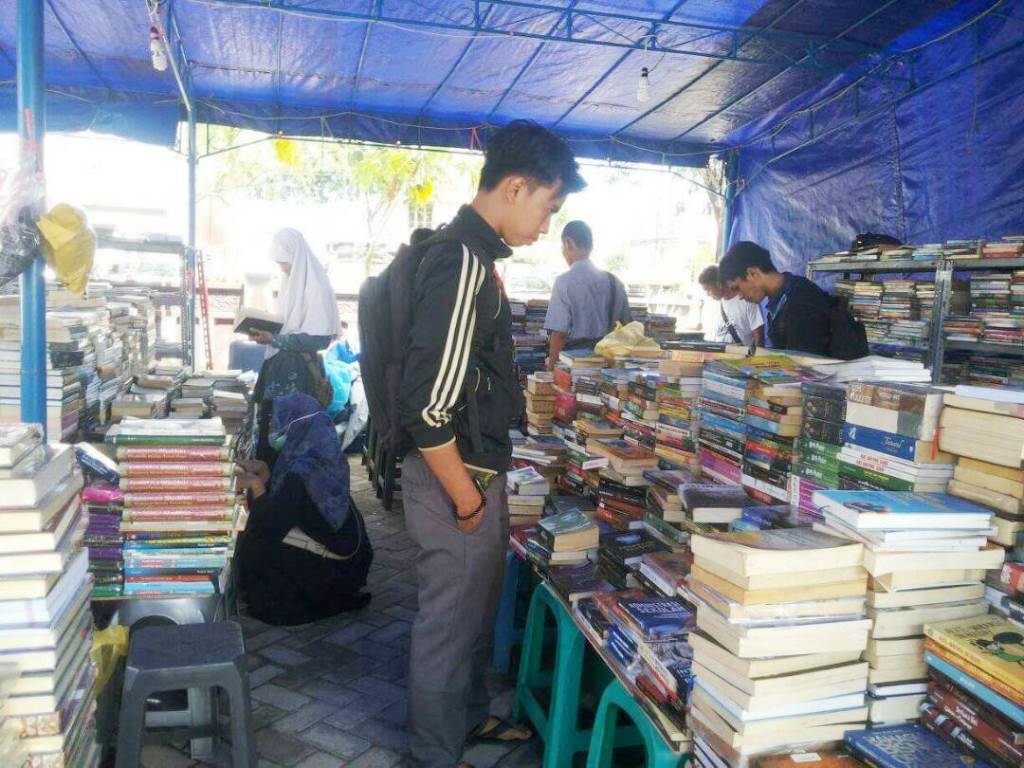 ada-buku-murah-diperpustakaan-km-6_20170516_122228.jpg