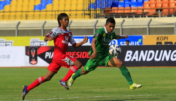 ady-setiawan-martapura-fc-persebaya-united-piala-presiden_20151004_062505.jpg