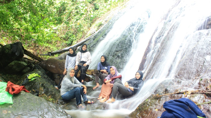 air-terjun-naning-loksejukung-desa-ketapang-bajuin-kabupaten-tala-kalsel-15122020-4.jpg