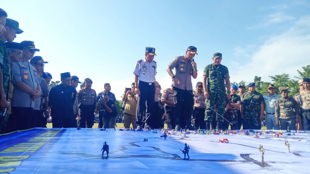 apel-gelar-pasukan-pengamanan-haul-ke-15-guru.jpg