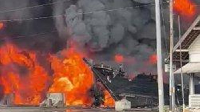 Pelabuhan Pelindo III Tegal Kembali Membara, Api yang Membakar Kapal Nelayan Kembali Berkobar