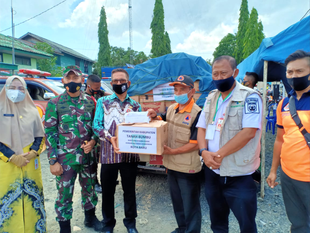 Prihatin Korban Kebakaran di Kotabaru, Tim Kesehatan dan BPBD Tanbu Sambangi Korban