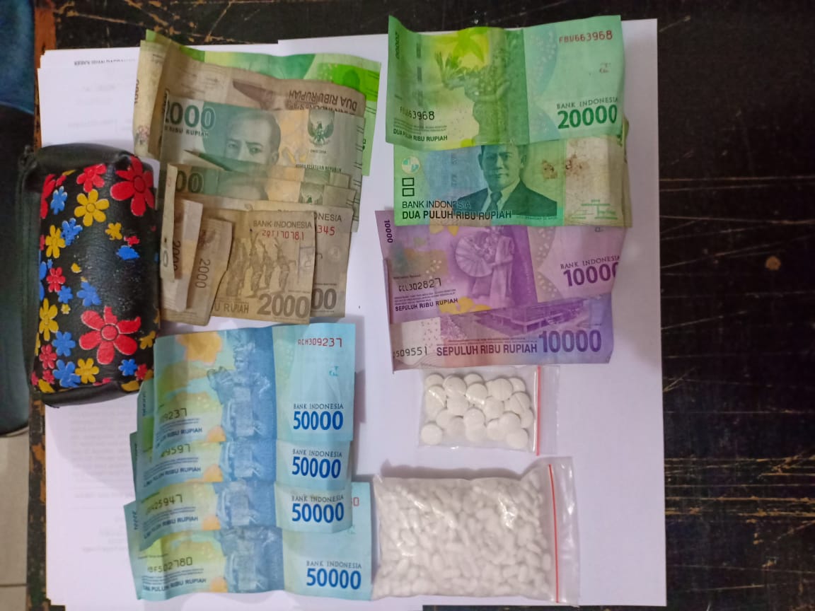 barang-bukti_20181020_120038.jpg